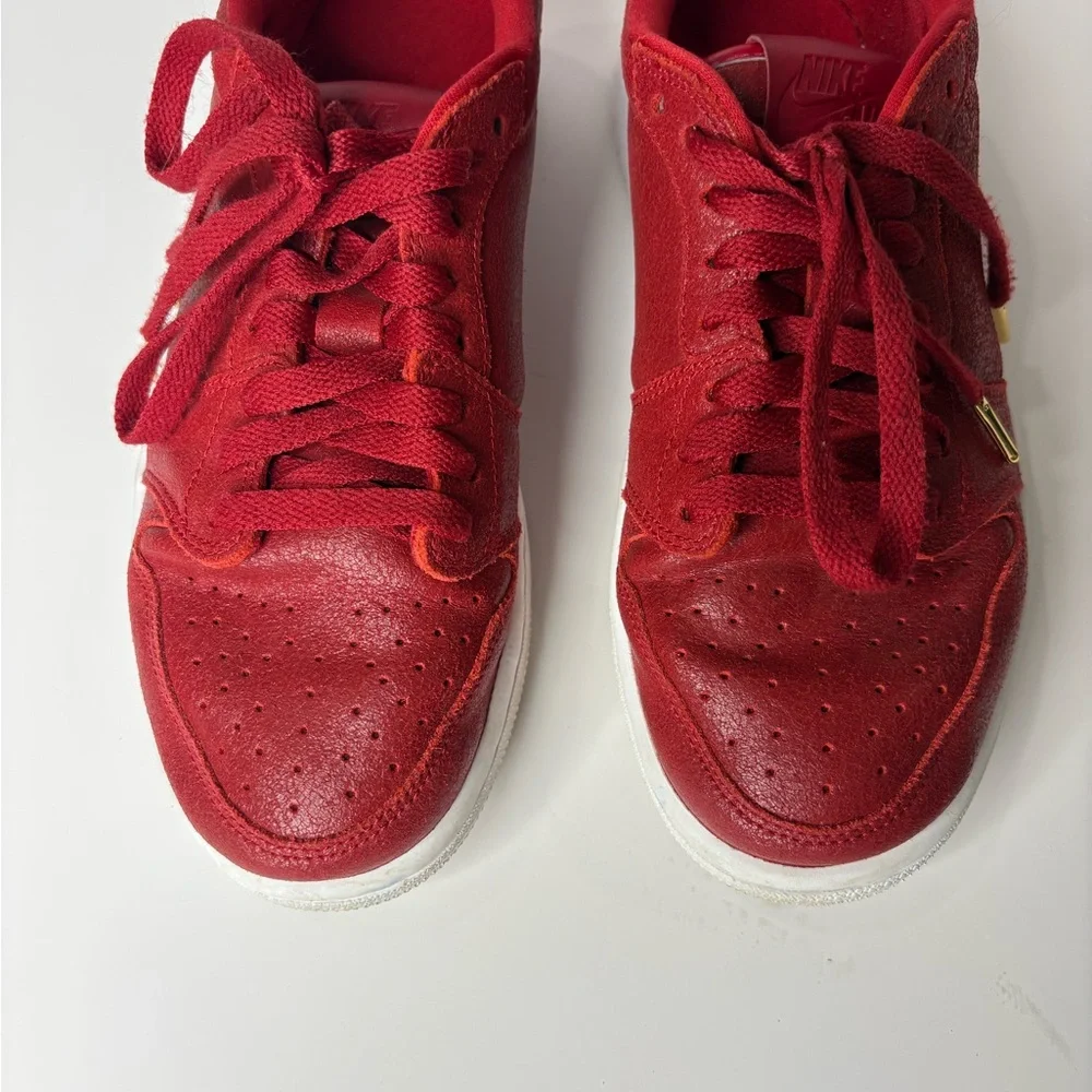 Nike Air Jordan 1 Retro Low‎ Women's 8, Eur 39, Red